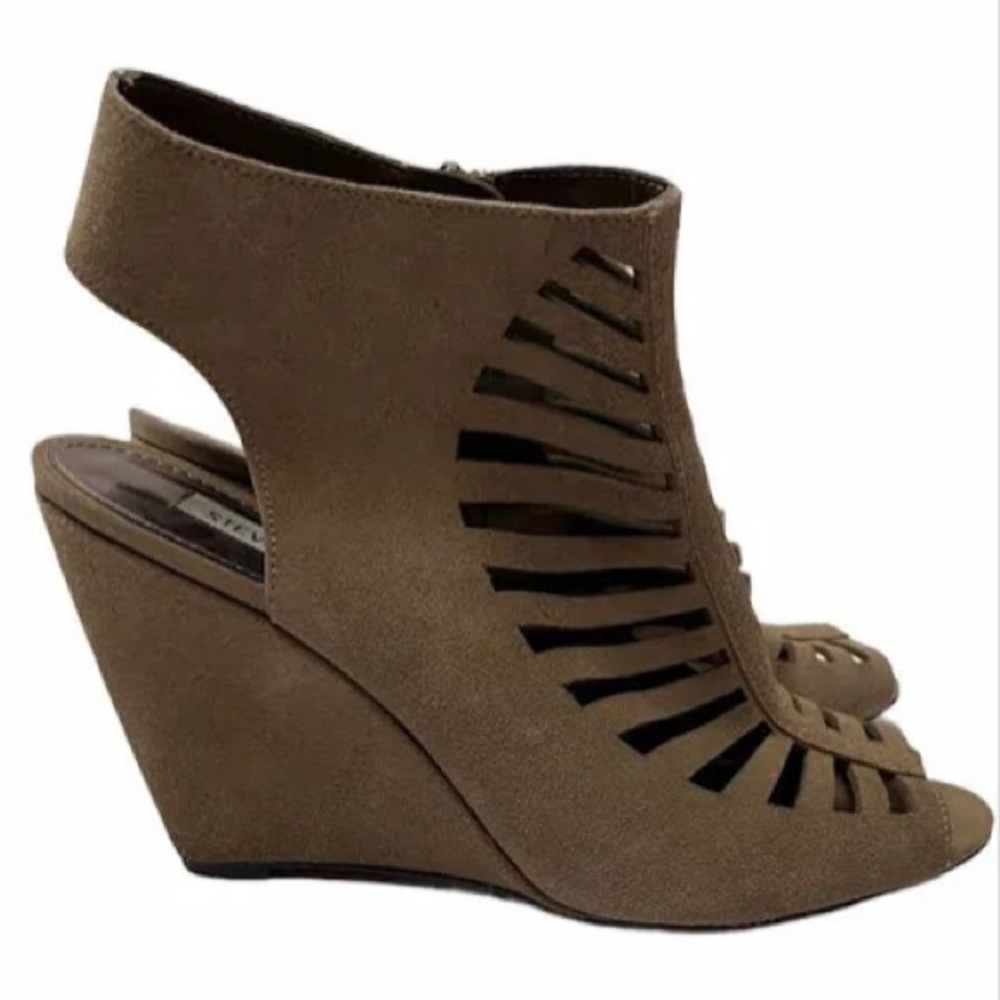 Steve Madden Taupe Pitera Wedges cut outs 6 1/2